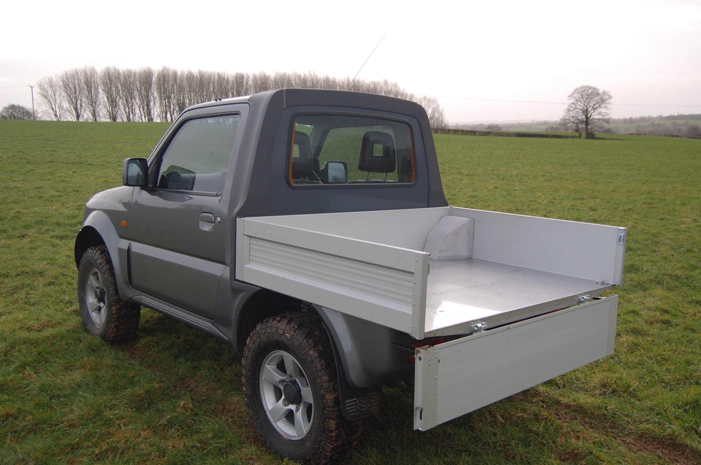 Suzuki Jimny Pickup rear bed